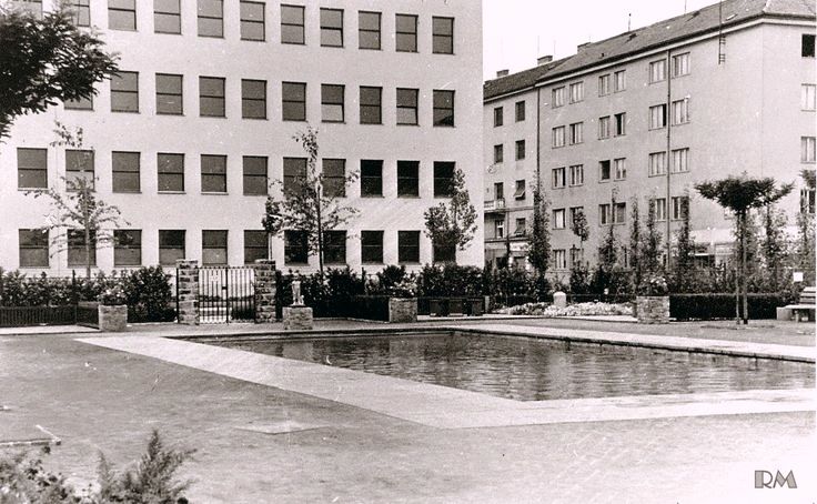 Trg kralja Petra Krešimira IV oko 1935. godine